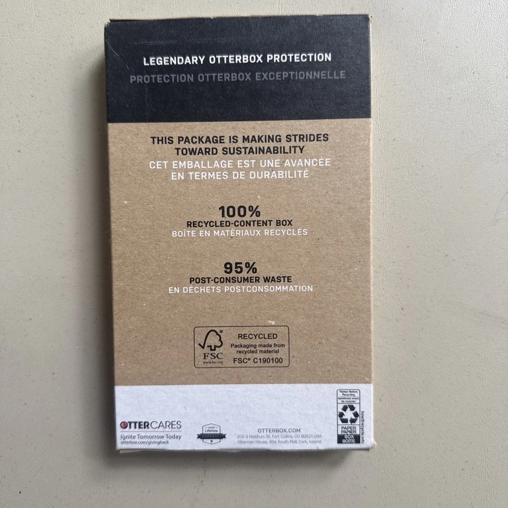 iPhone 14‎ & iPhone 13 Case - BLACK , slim & tough, Black Commuter Series